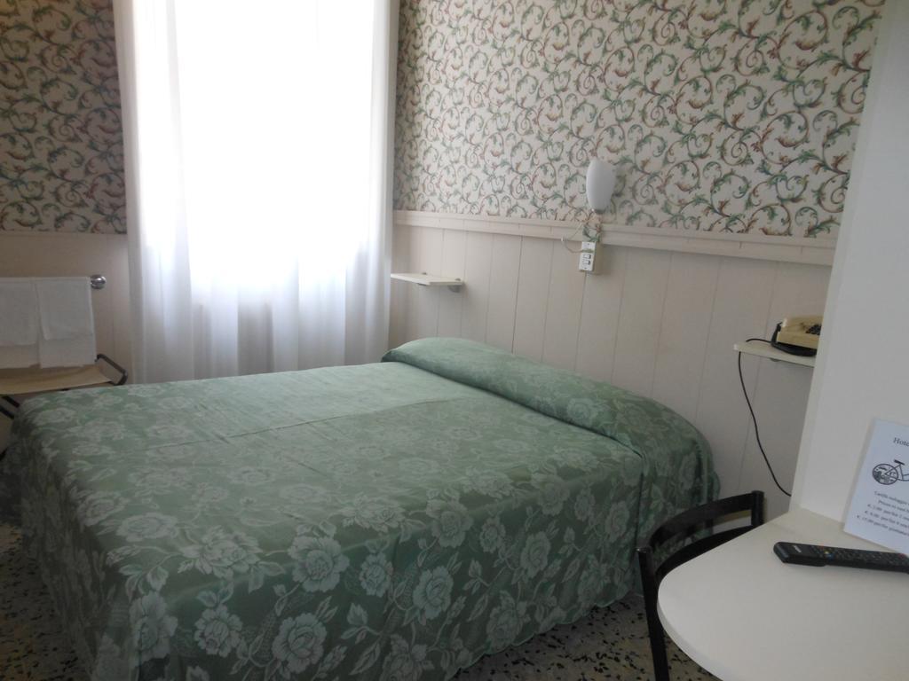 Hotel Stipino Lucca Pokoj fotografie