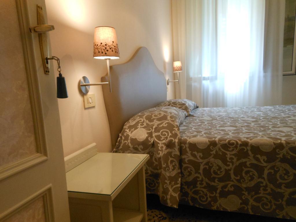 Hotel Stipino Lucca Pokoj fotografie